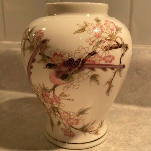 Vintage Toyo vase